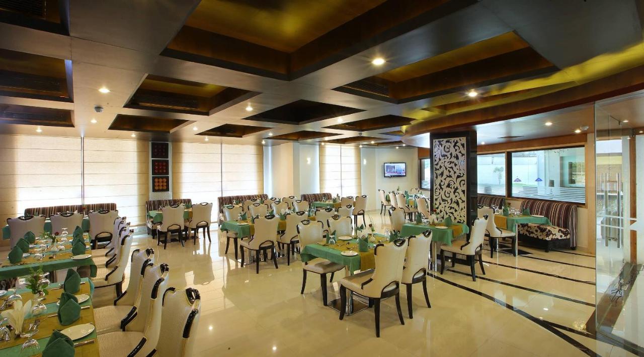 Hotel Port Palace Kovalam Exterior foto